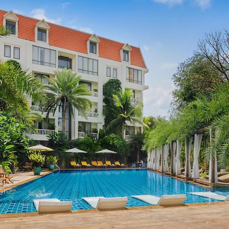 Palace Gate Hotel & Resort By Ehm Phnom Penh Exterior photo The Royal